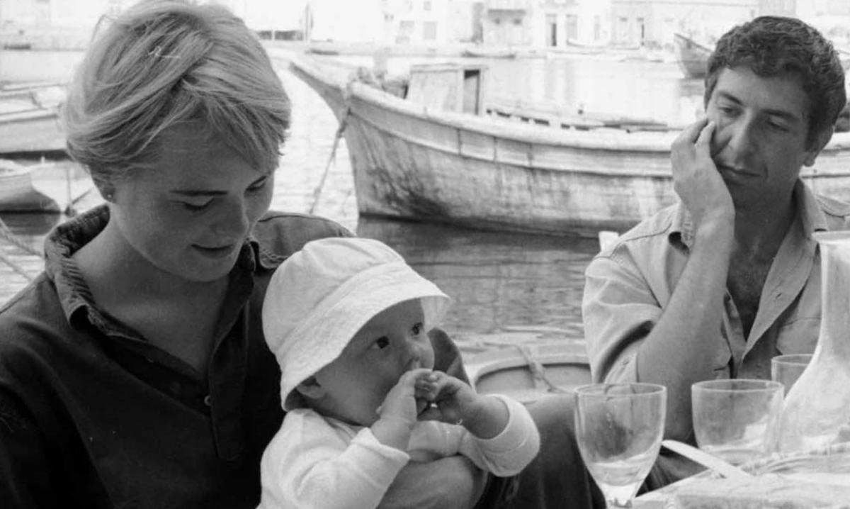 Marianne Leonard1